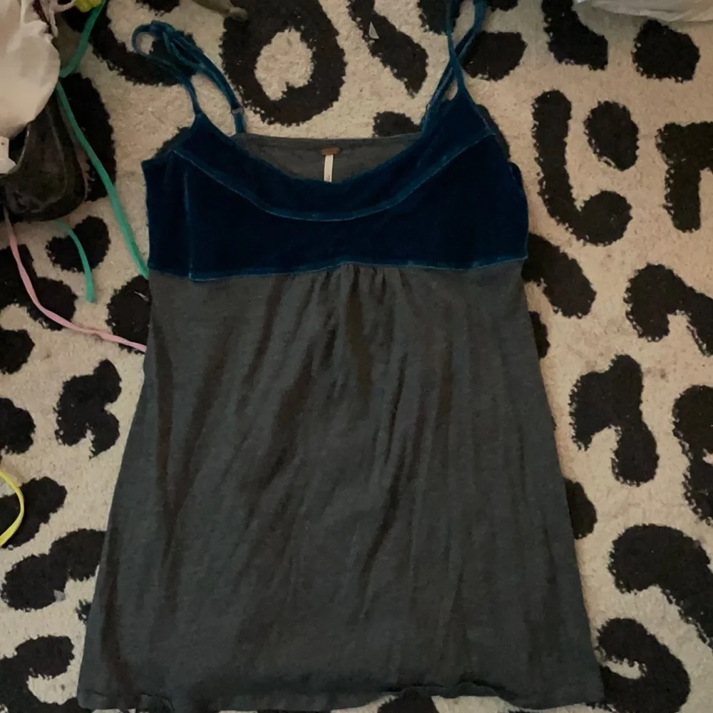 Free People Top - Picture 1 of 3
